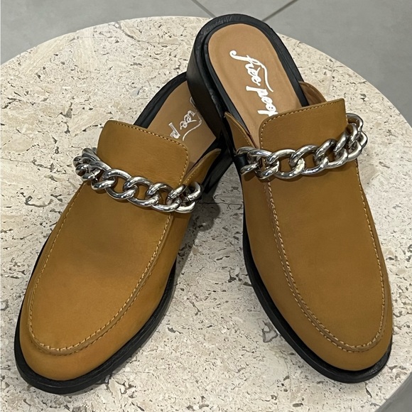 New Free People brown suede loafers with chain detail - Picture 3 of 8